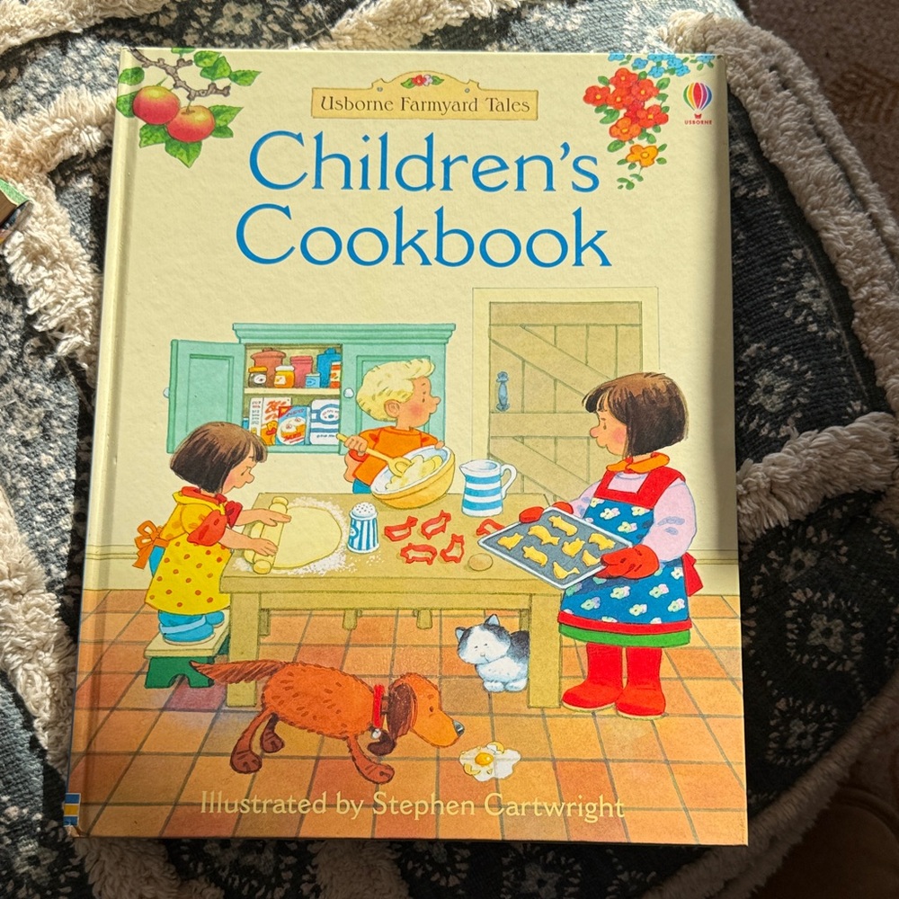 Usborne Children's Cookbook - Cream, Blue, Red, Yellow, Green
